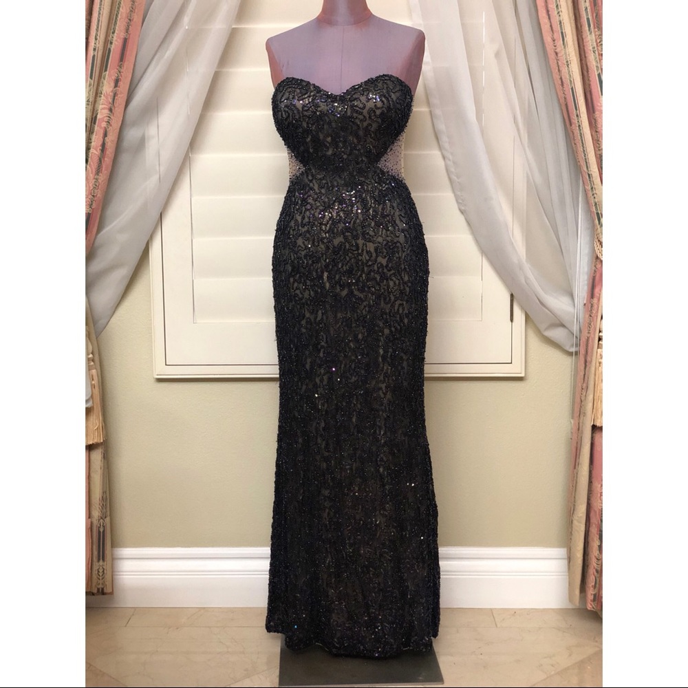 LA FEMME STRAPLESS EVENING GOWN